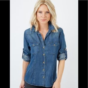 Cloth & stone fitted button down  chambray…